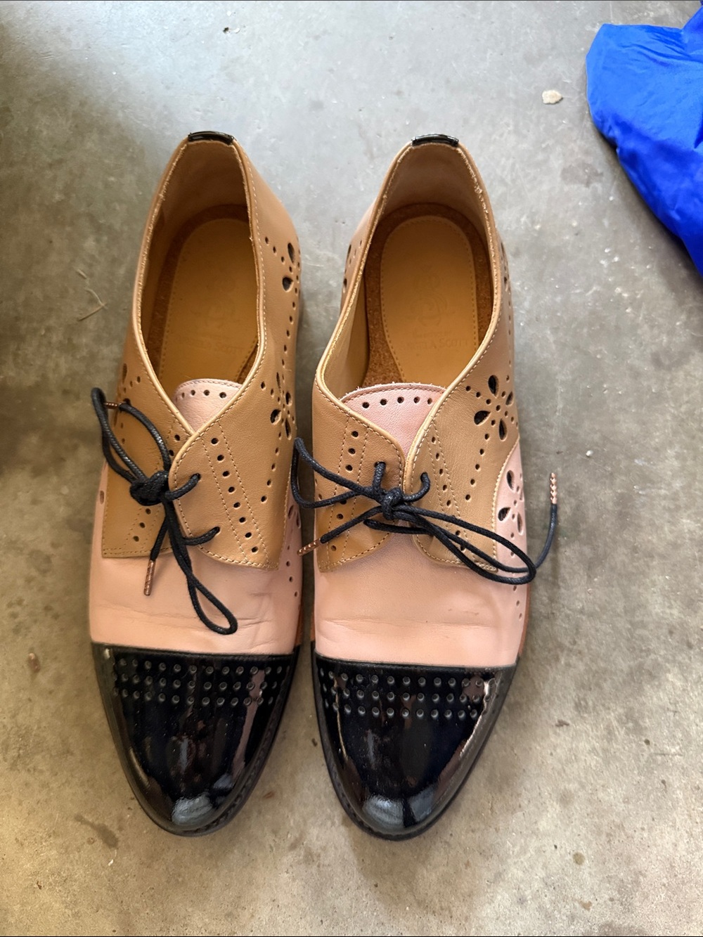 Two-Tone Pink and Tan Lace-Up Oxford Flats with Black Cap Toe